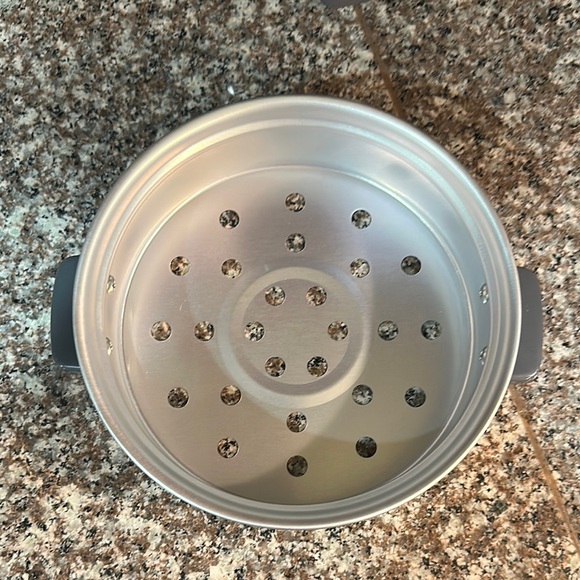 Aroma Black Rice Cooker with Steamer - Picture 10 of 16